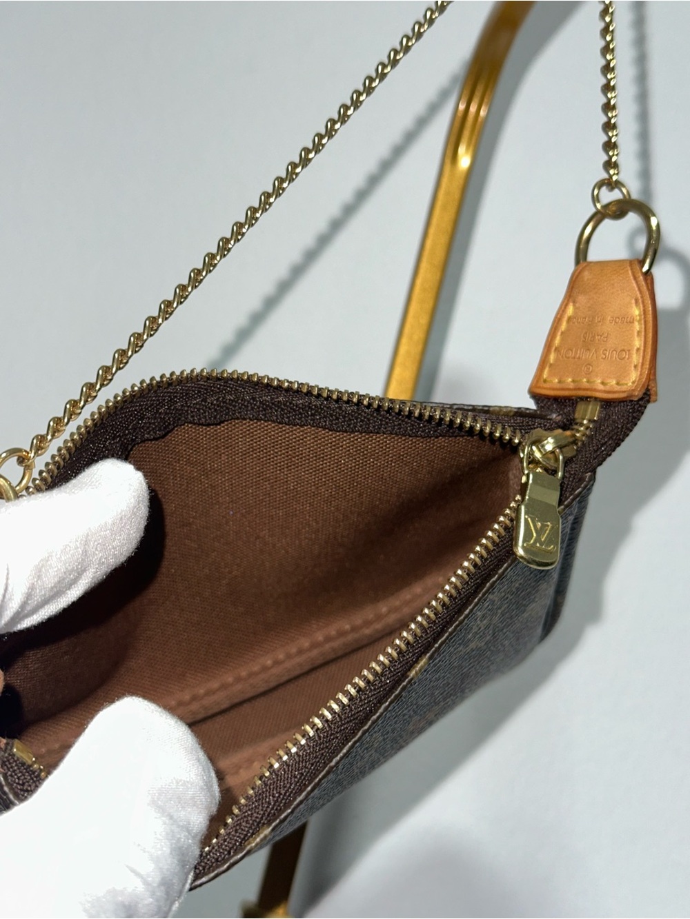 Louis Vuitton Mini Pochette Accessoires Monogram Canvas | FL0095 | Pre-Loved - Picture 12 of 16